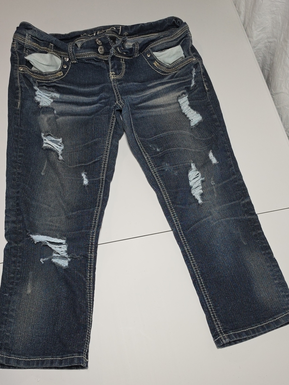 Rue21 Distressed Women’s Dark Blue Jean Capria